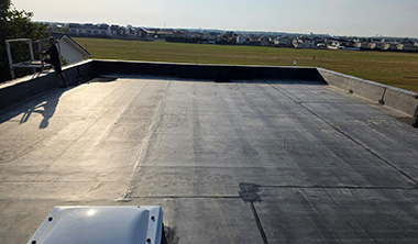 Protecție geotextil și pietriș pe membrană EPDM – Tunari