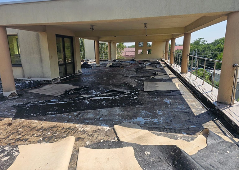Montaj membrană EPDM pe terasă circulabilă – Otopeni, Ilfov